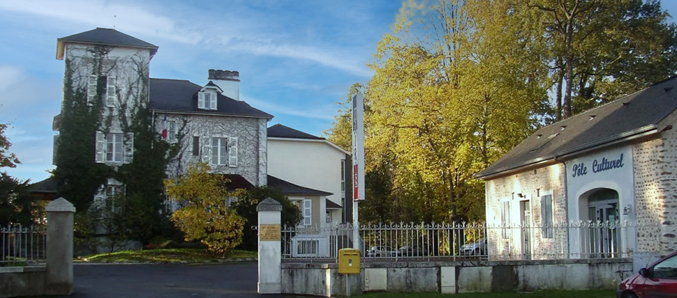 La mairie d’Idron et le pôle culturel